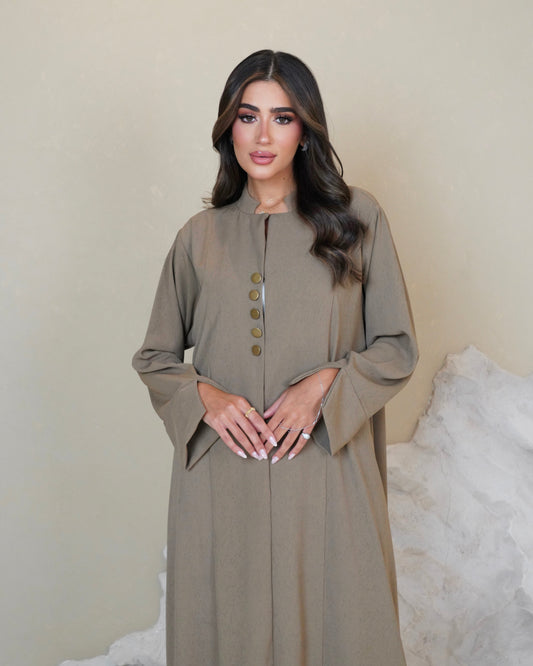 عبايات فاخرة في دبي : حيث تلتقي الأناقة بالإحتشام العصري