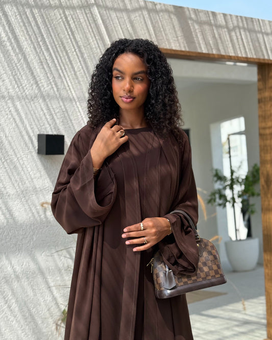 عبايات فاخرة بأسعار معقولة مع الشحن داخل دبي