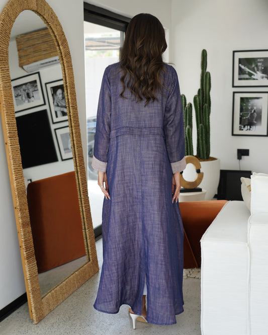 اكتشفي أجمل العبايات الملونة بتصاميم خليجية راقية