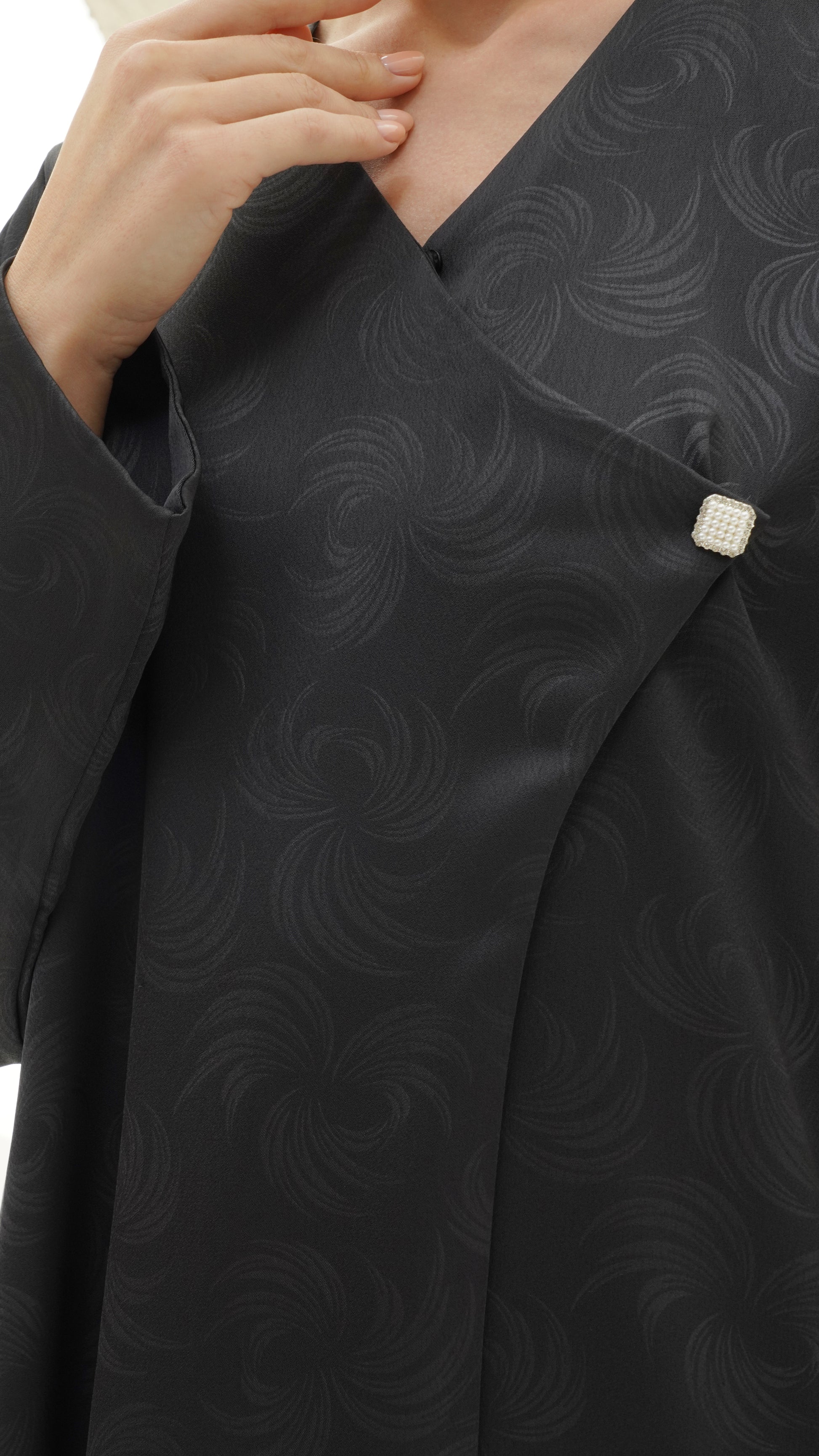 Allure Japanese Jacquard Black Abaya