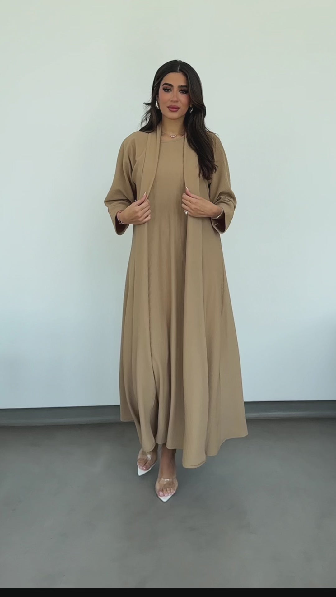 Nadine Beige ِAbaya