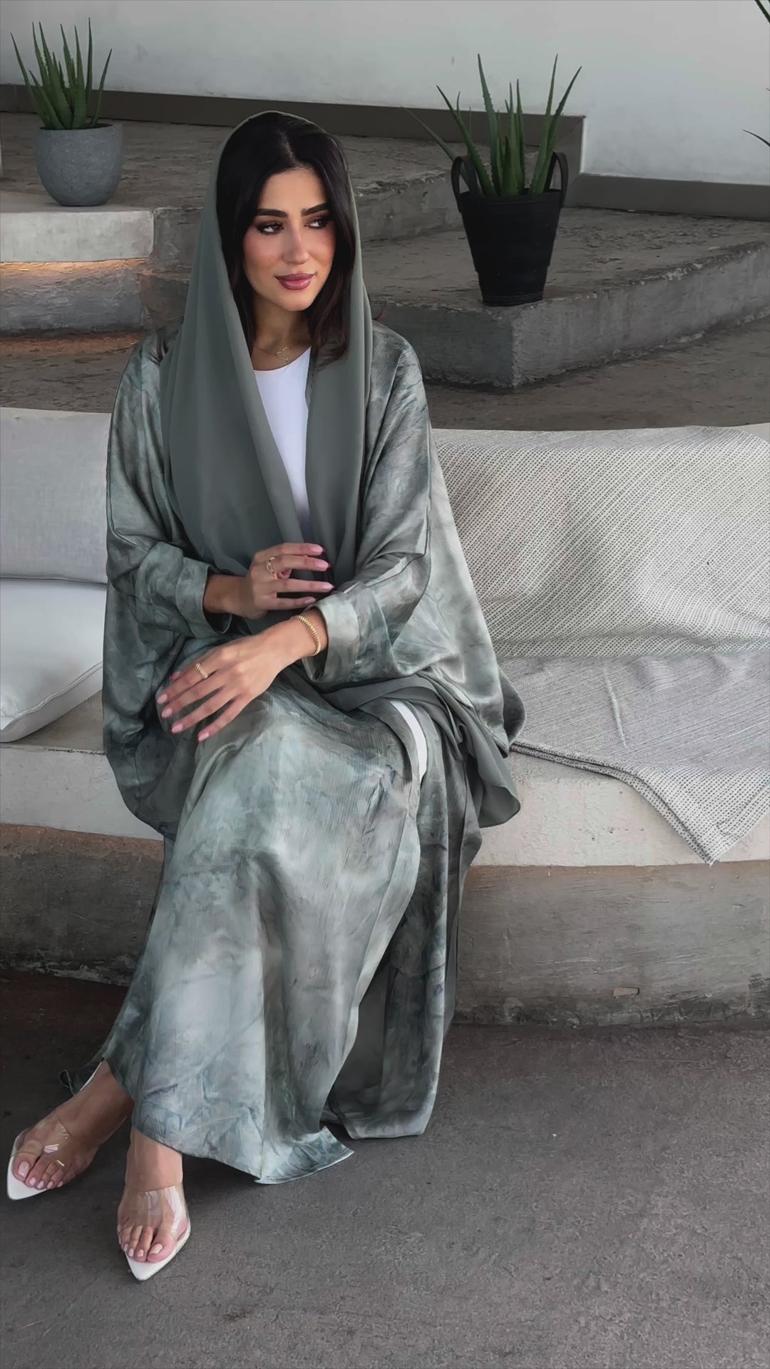 Bisht Abaya
