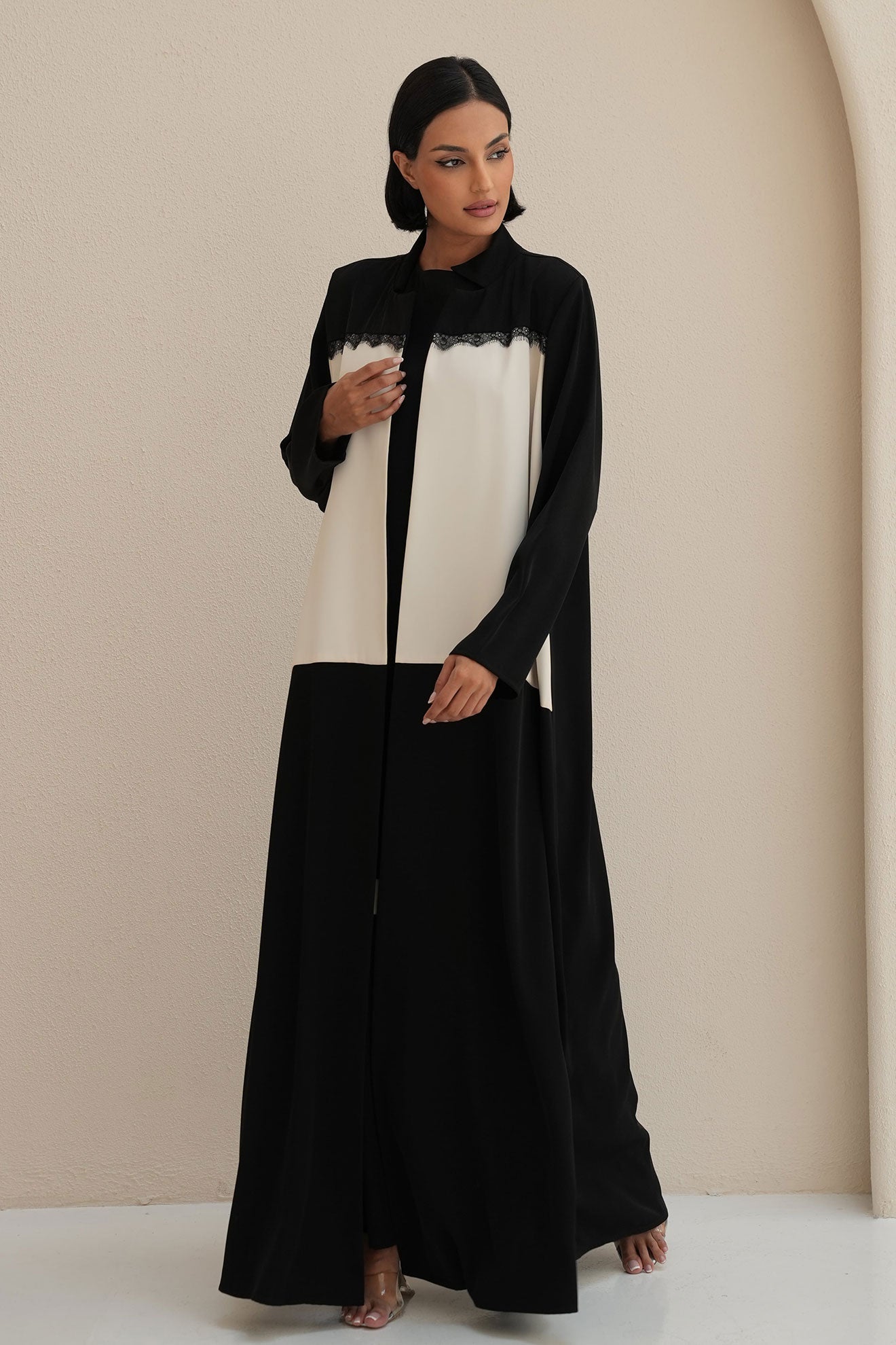 AUREN Off White Abaya