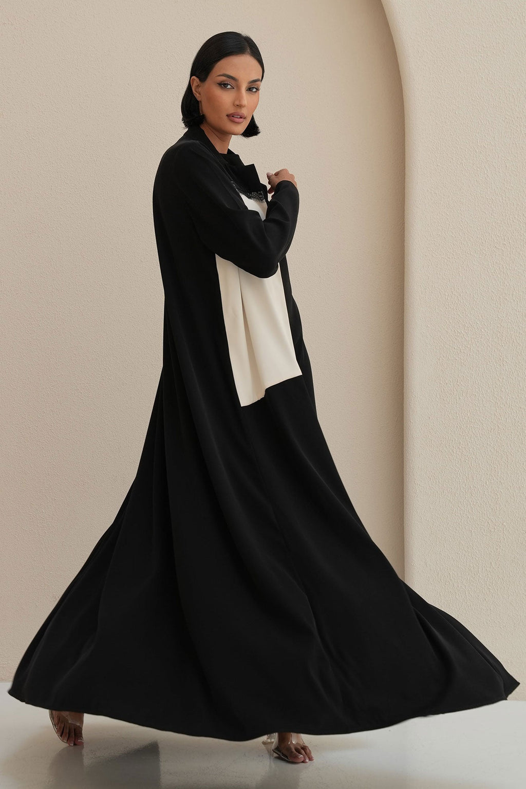 AUREN Off White Abaya