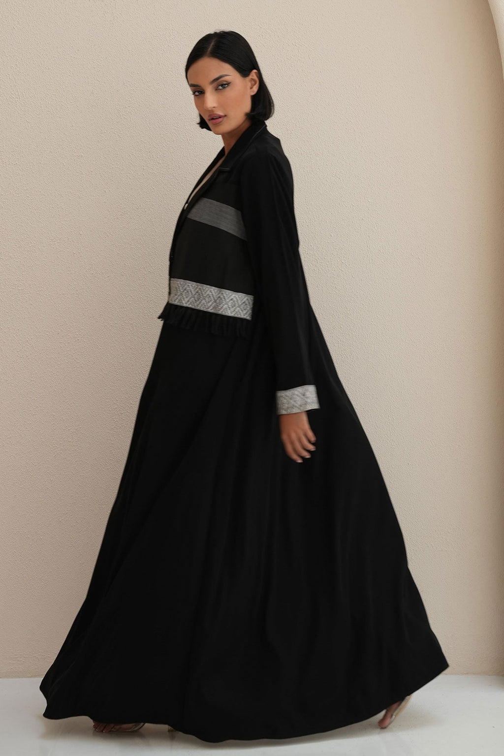 KAVEN White-Grey Abaya