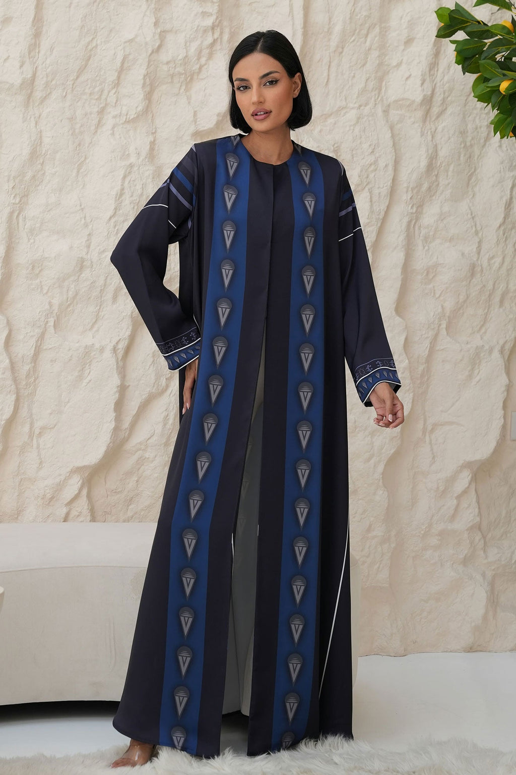 SELYRA Black Abaya