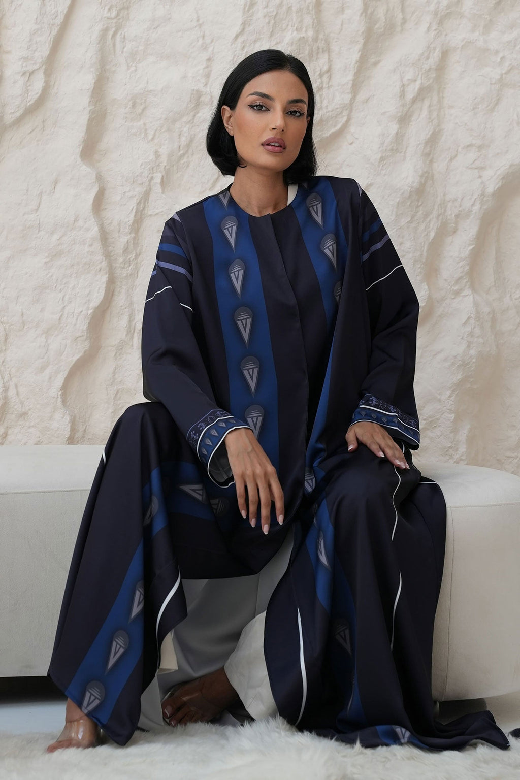 SELYRA Black Abaya