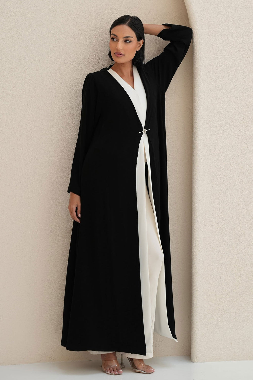 VENLY Black Abaya