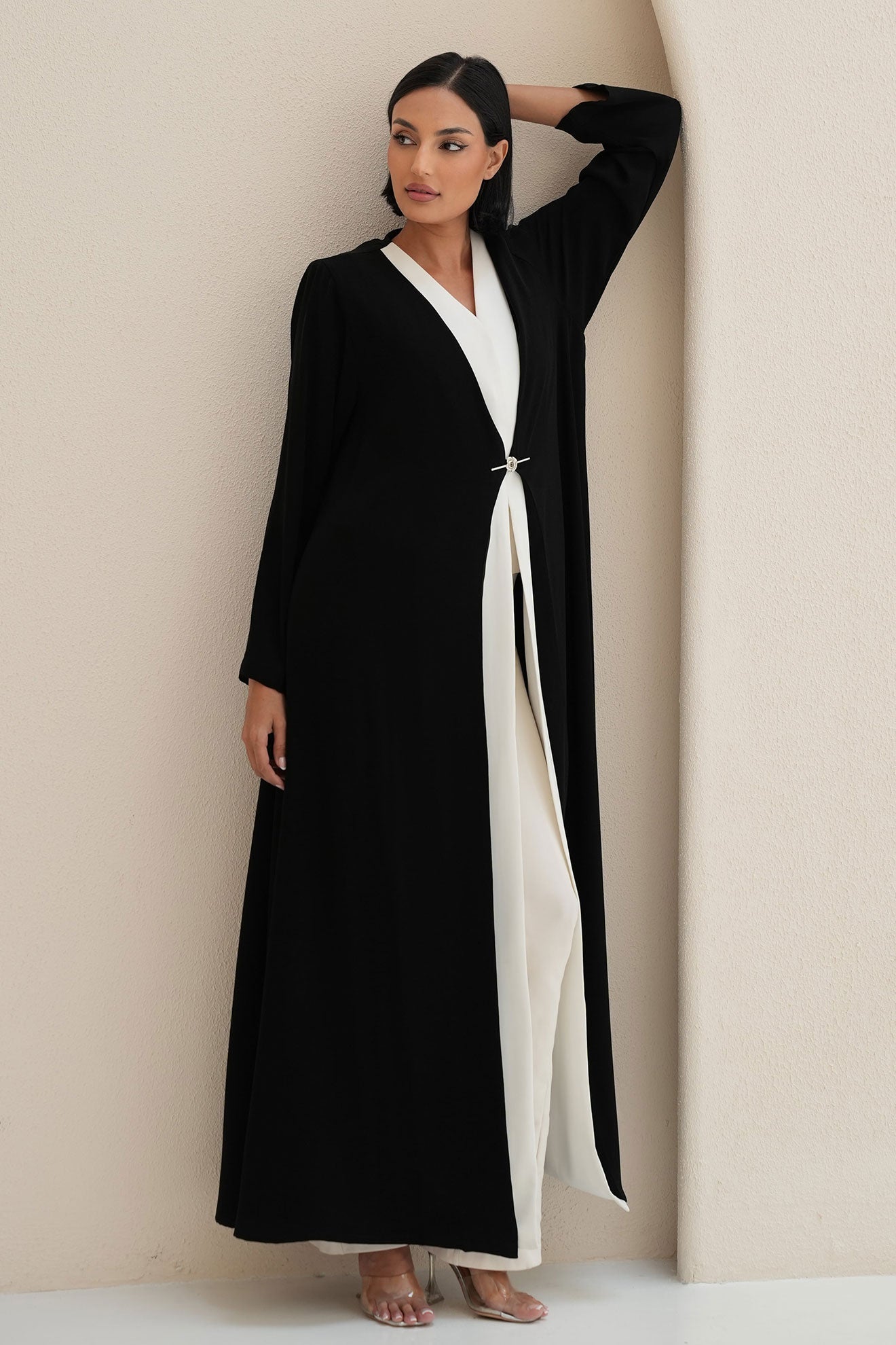 VENLY Black Abaya