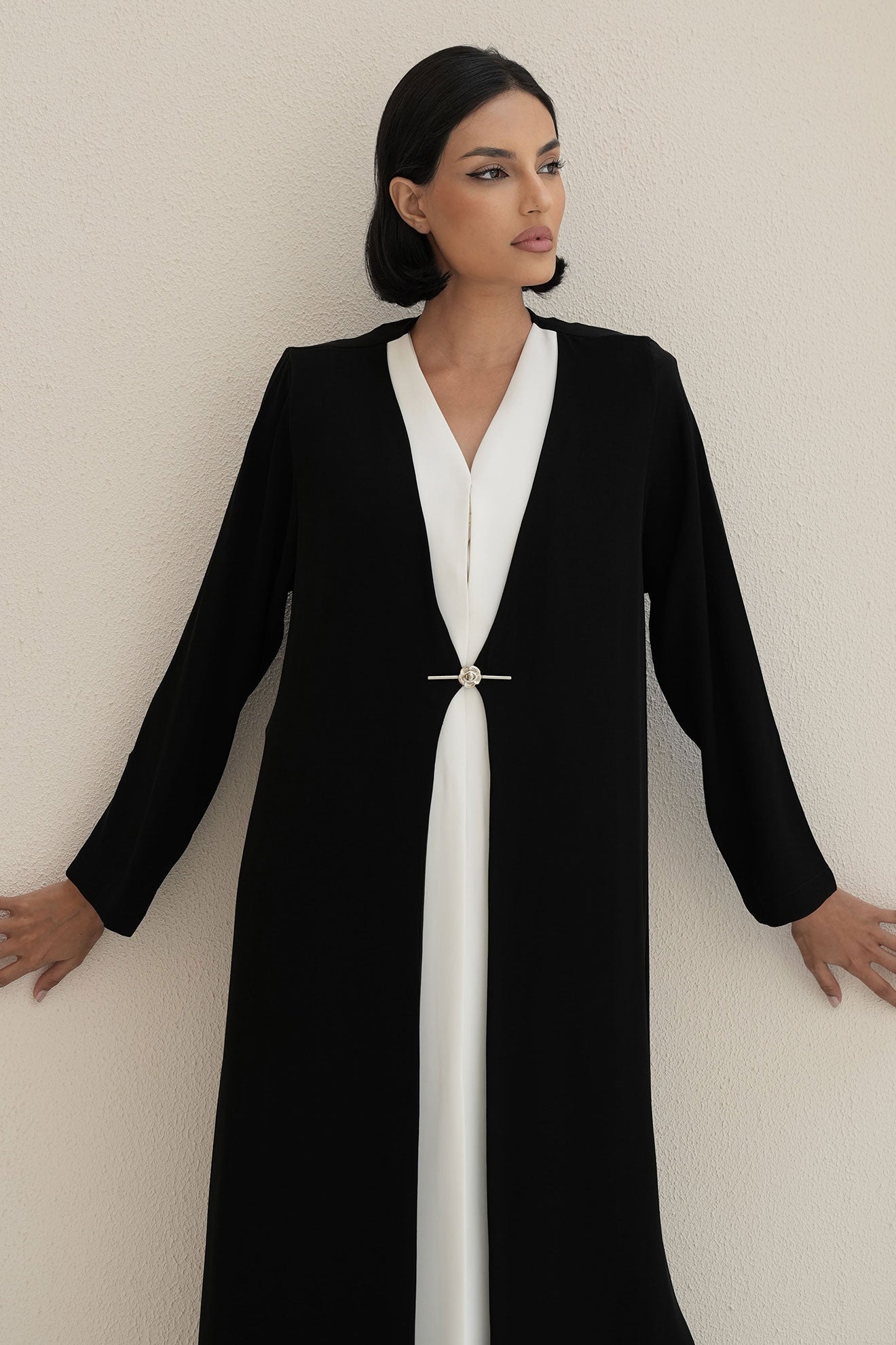 VENLY Black Abaya