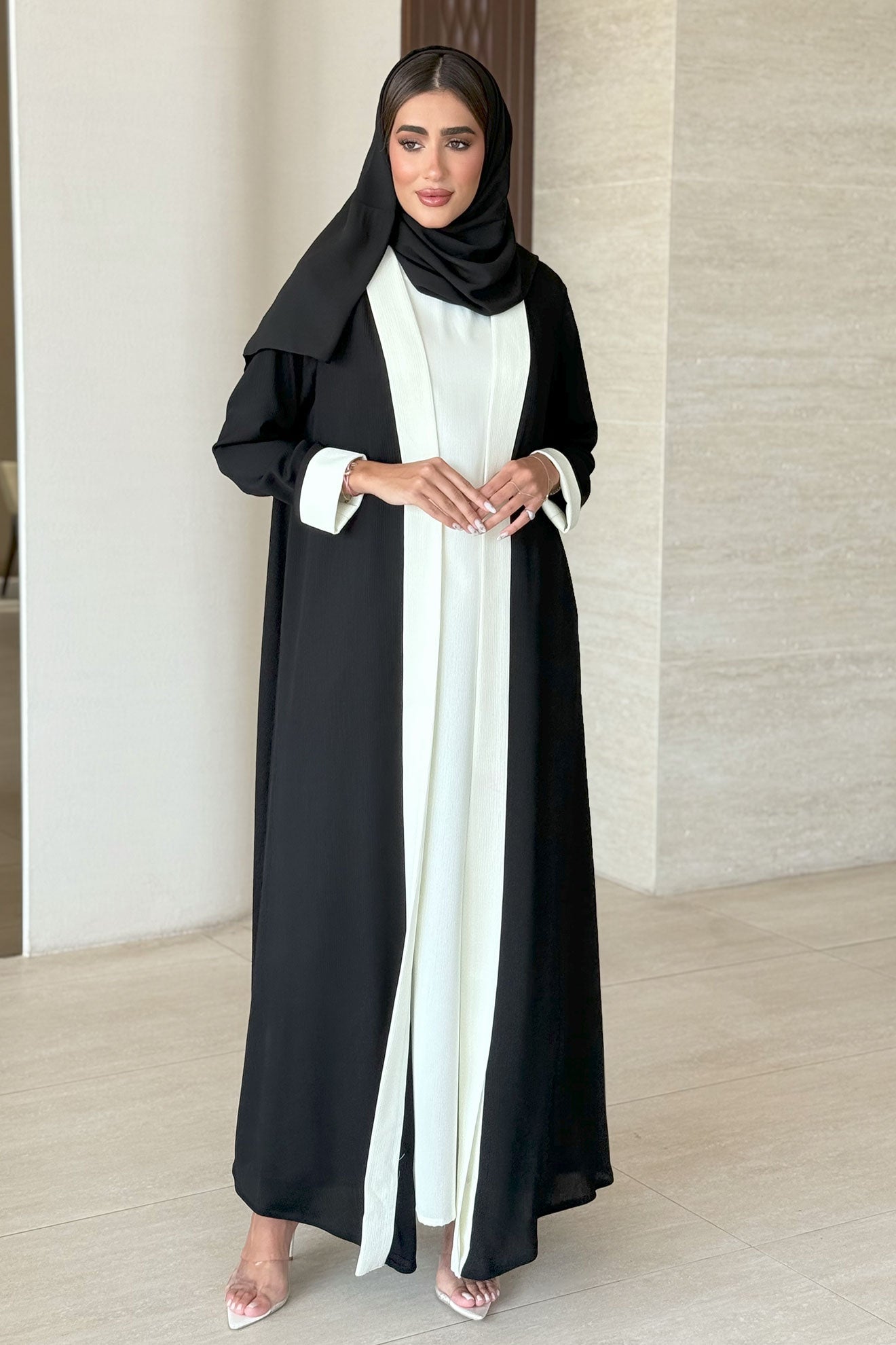 Encanto Black Abaya