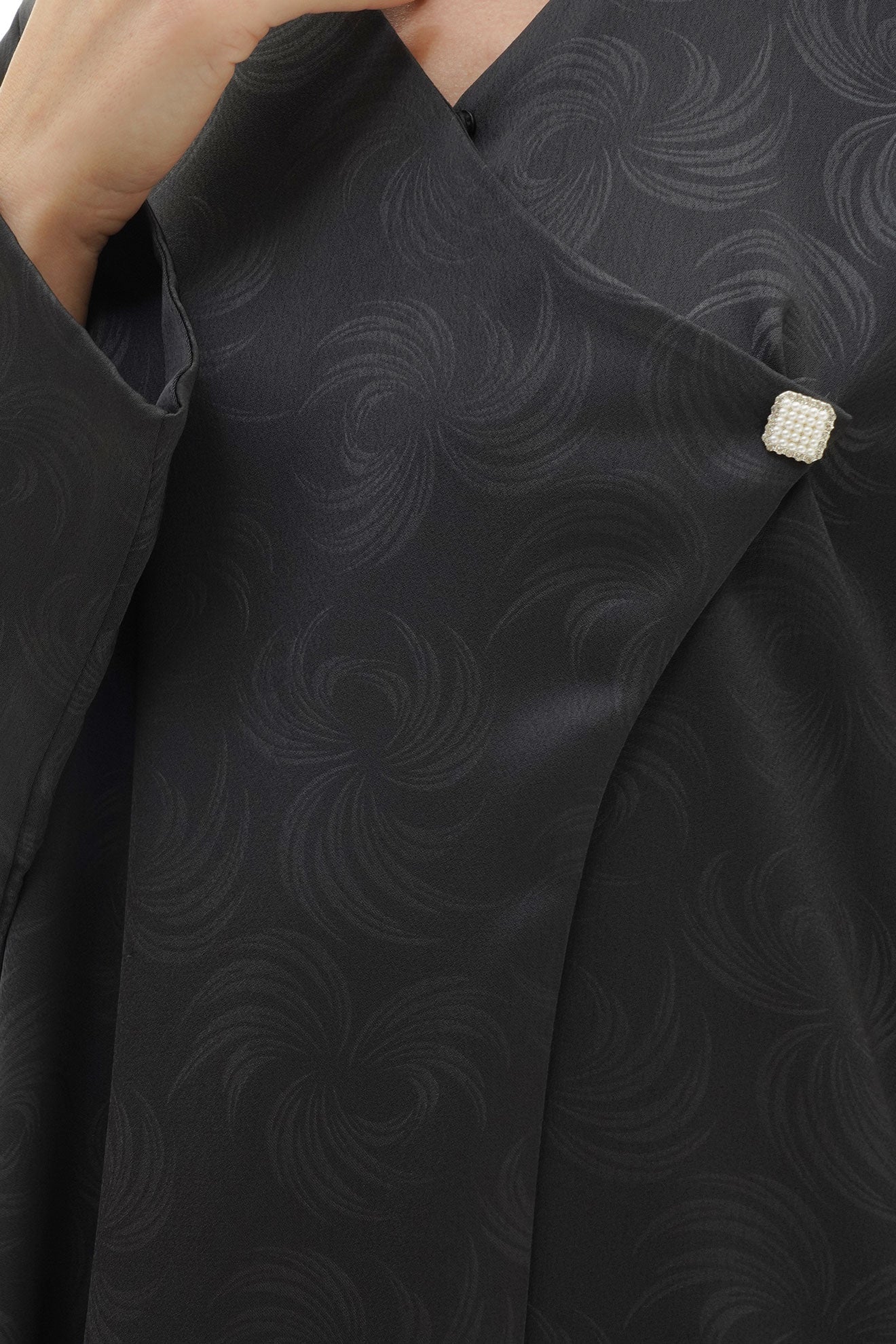 Allure Black Jacquard Japanese Abaya