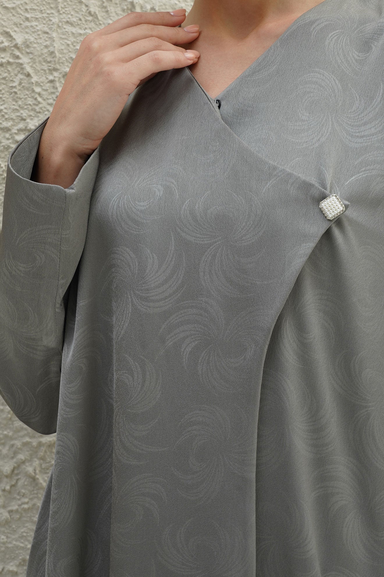 Allure Grey Jacquard Japanese Abaya