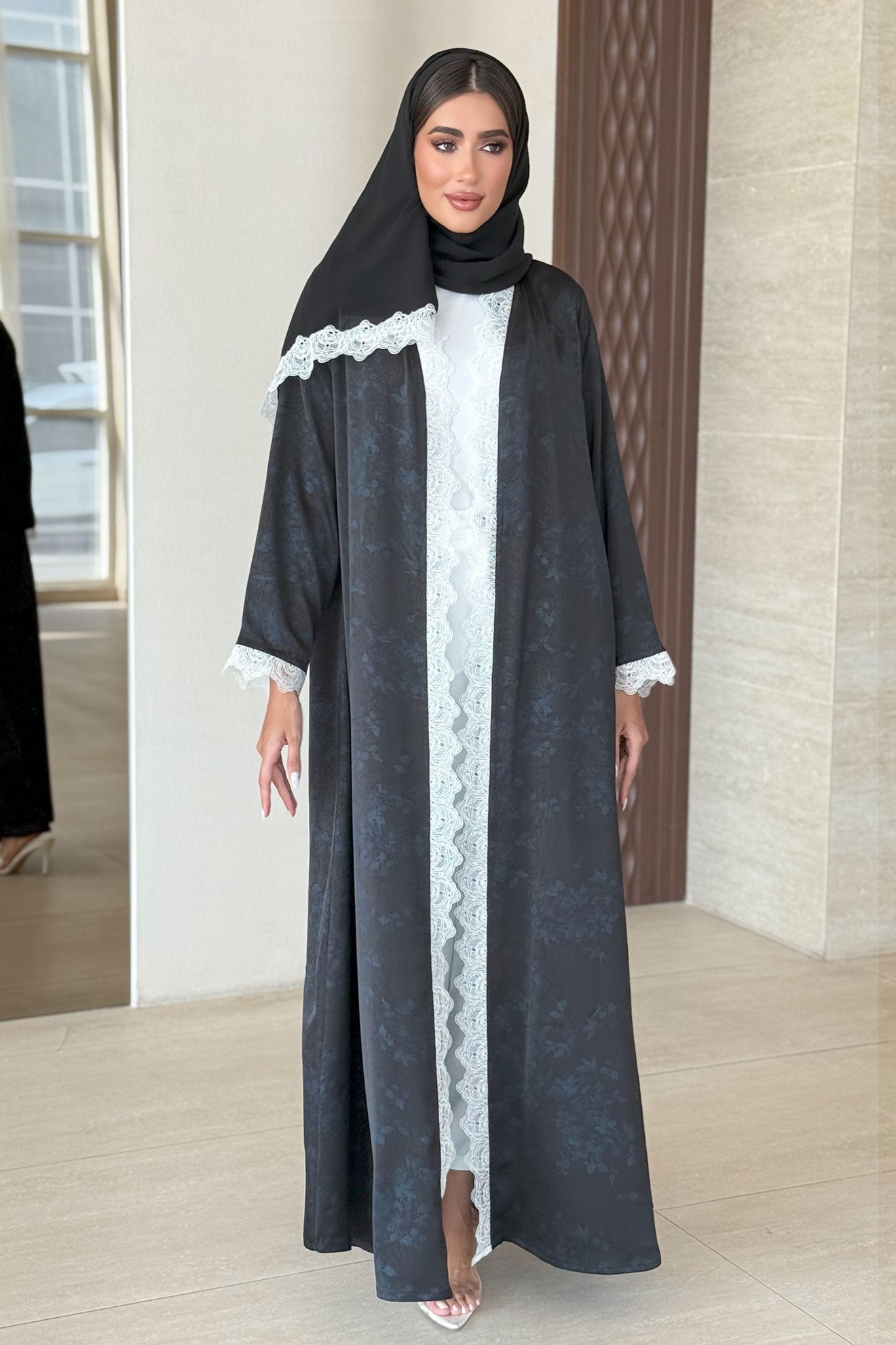 Rosa Navy Abaya