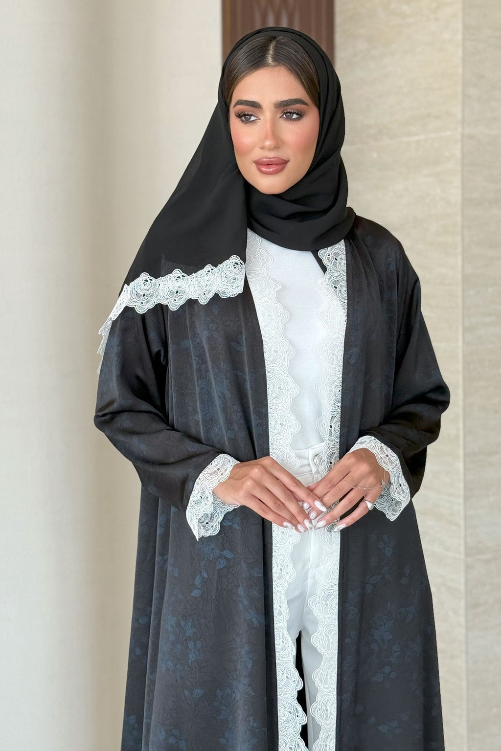 Rosa Navy Abaya