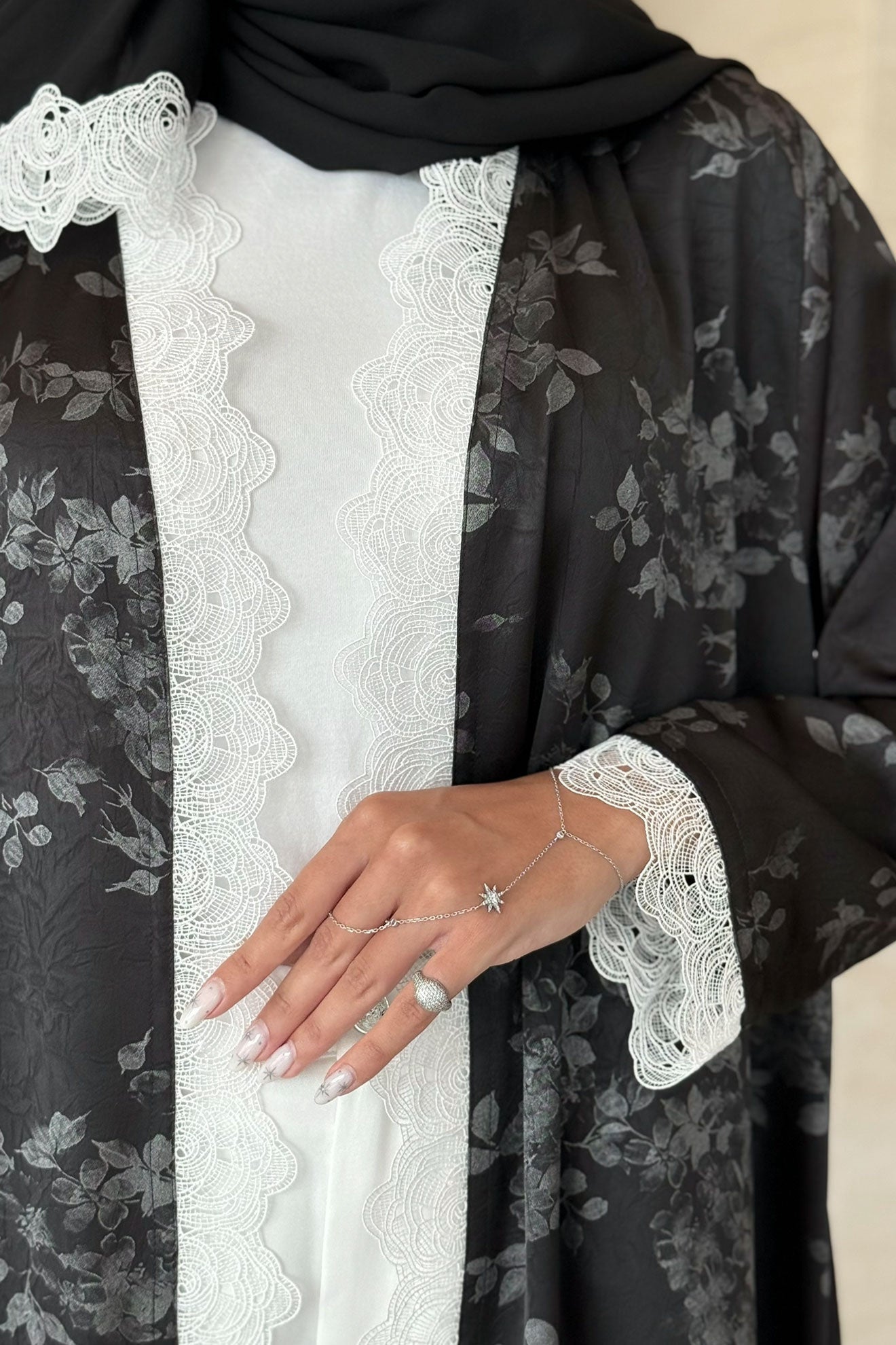 Rosa White Abaya