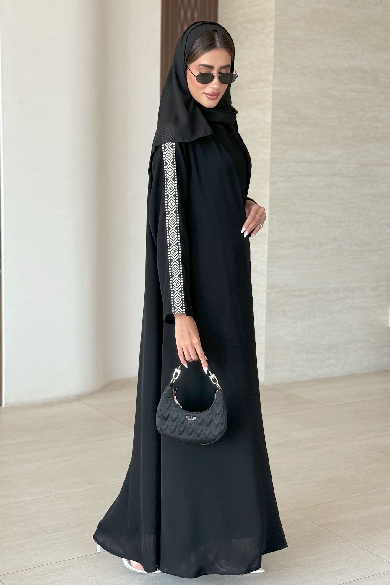 Velo Black Abaya