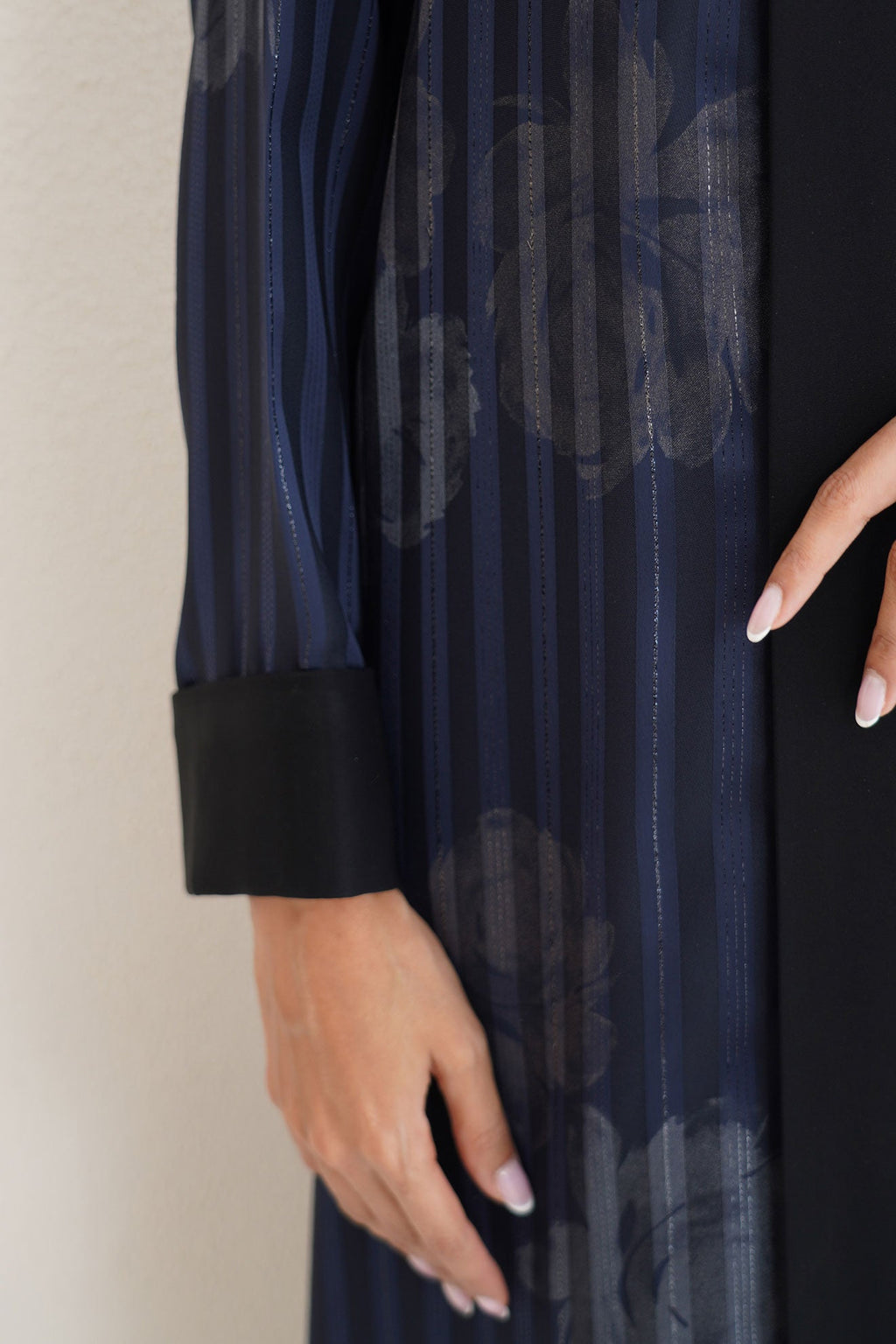 Lumea Navy Abaya