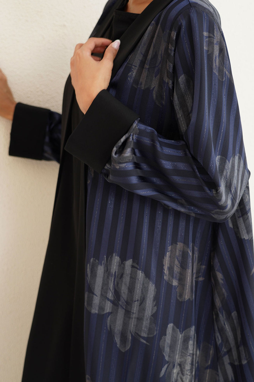 Lumea Navy Abaya