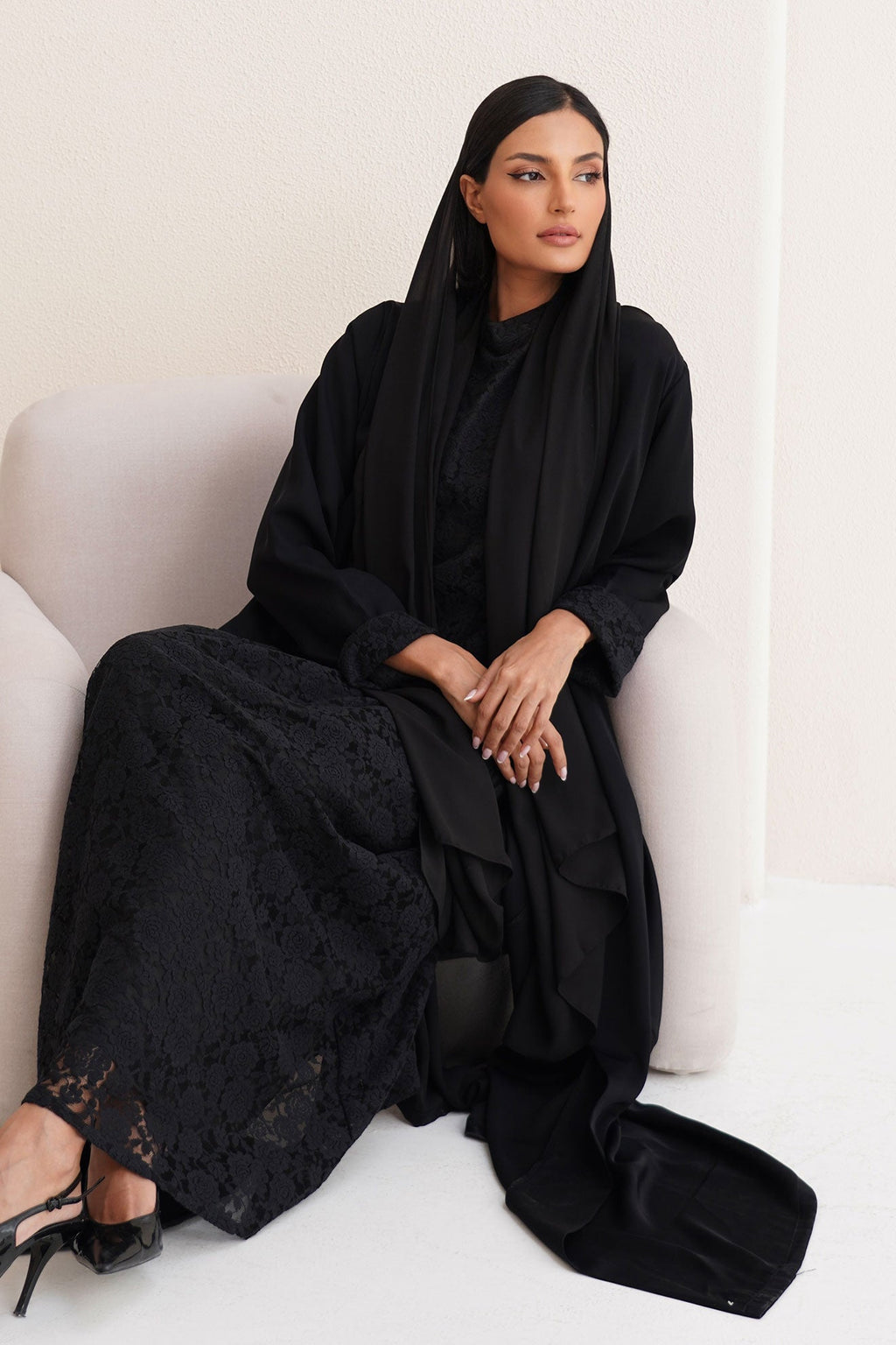 Veloura Black Abaya