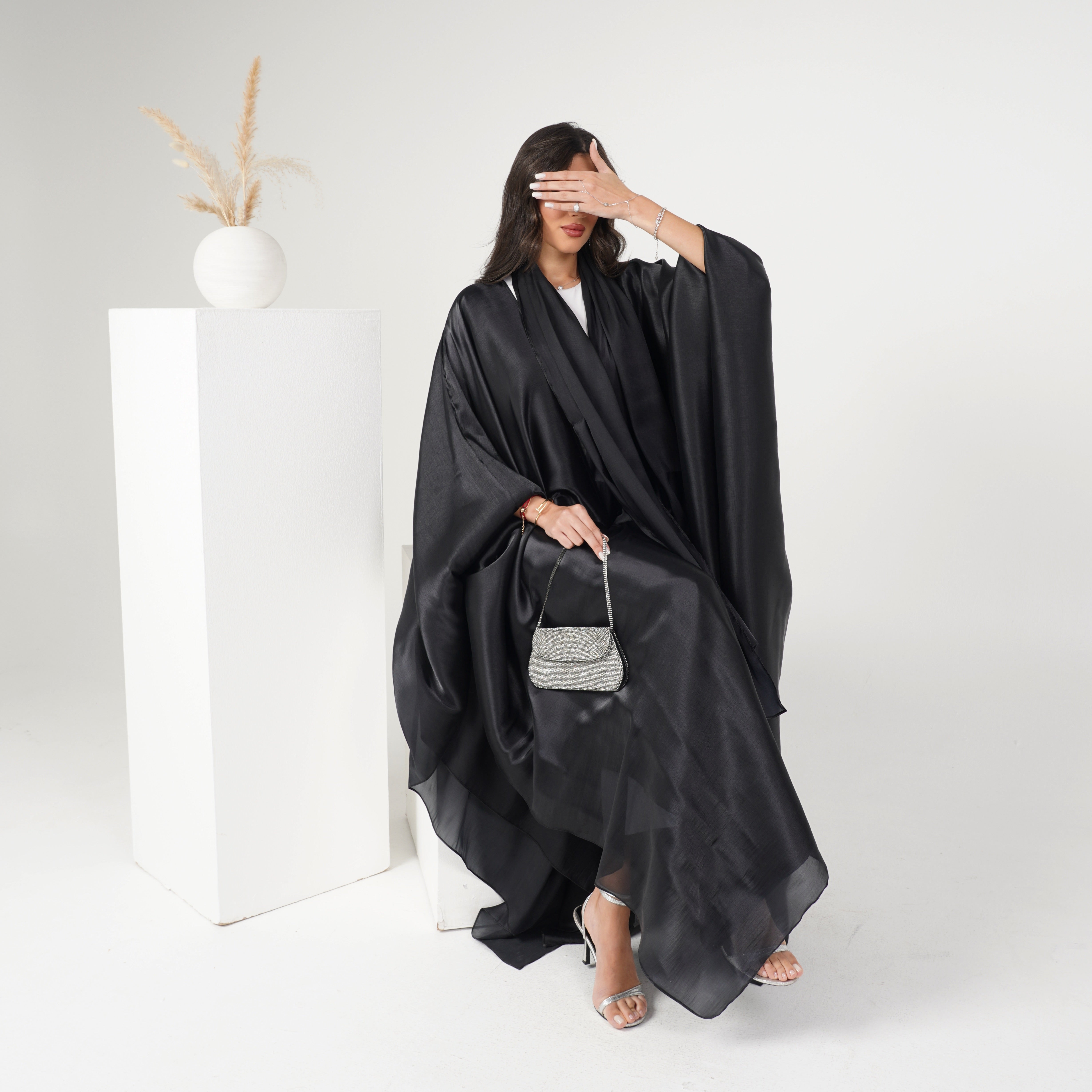 Amira Black Abaya