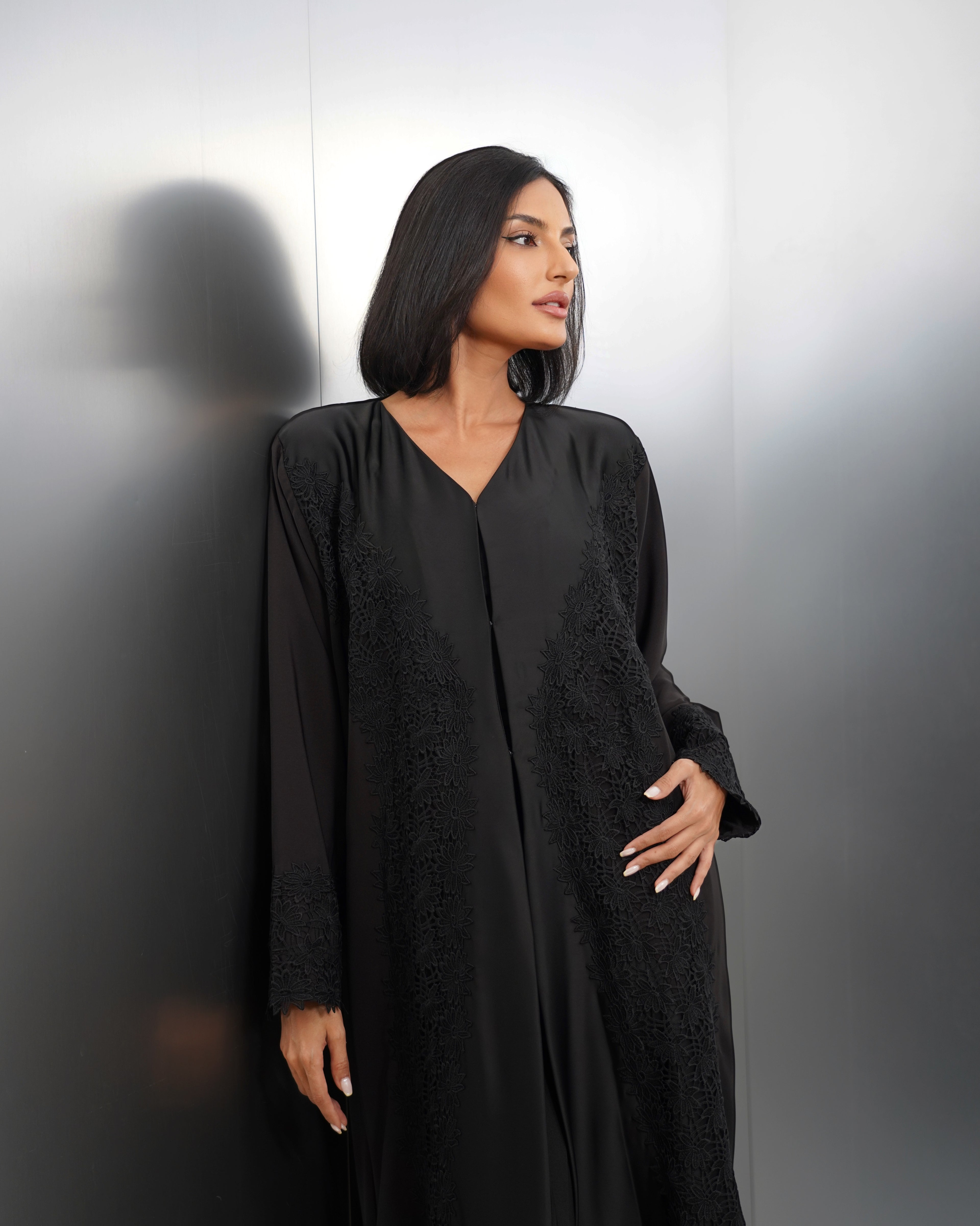 Nila-Black