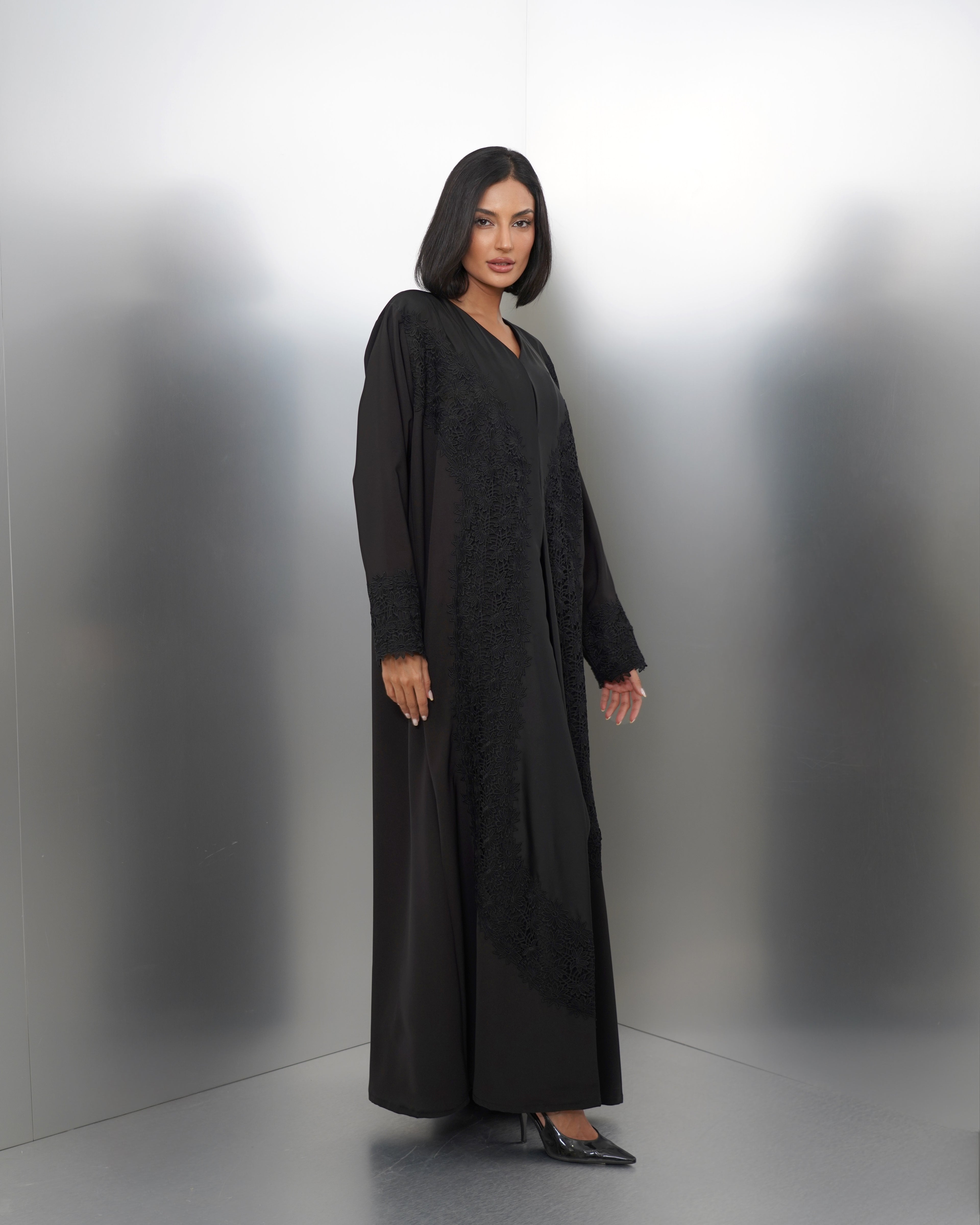 Nila-Black