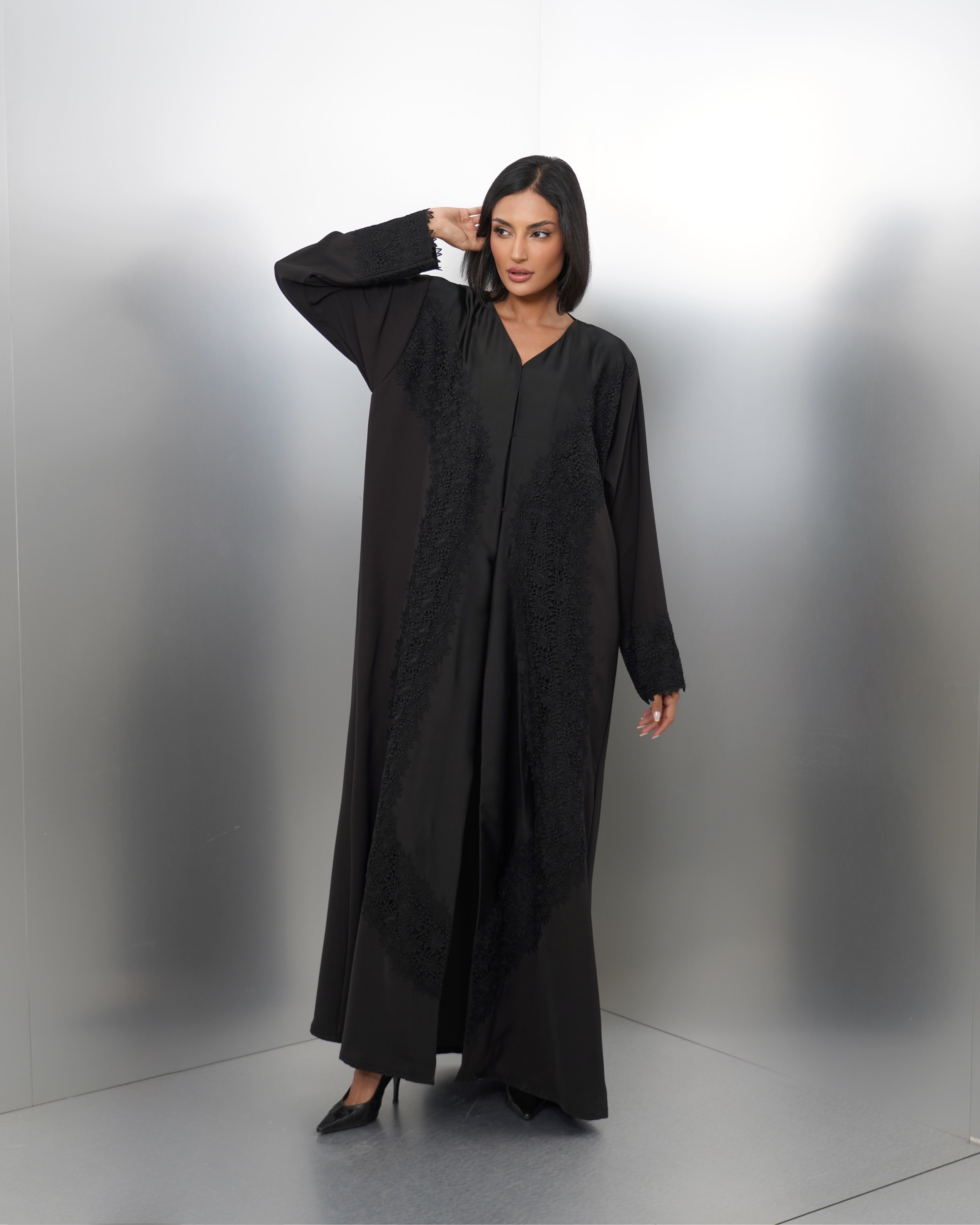 Nila-Black