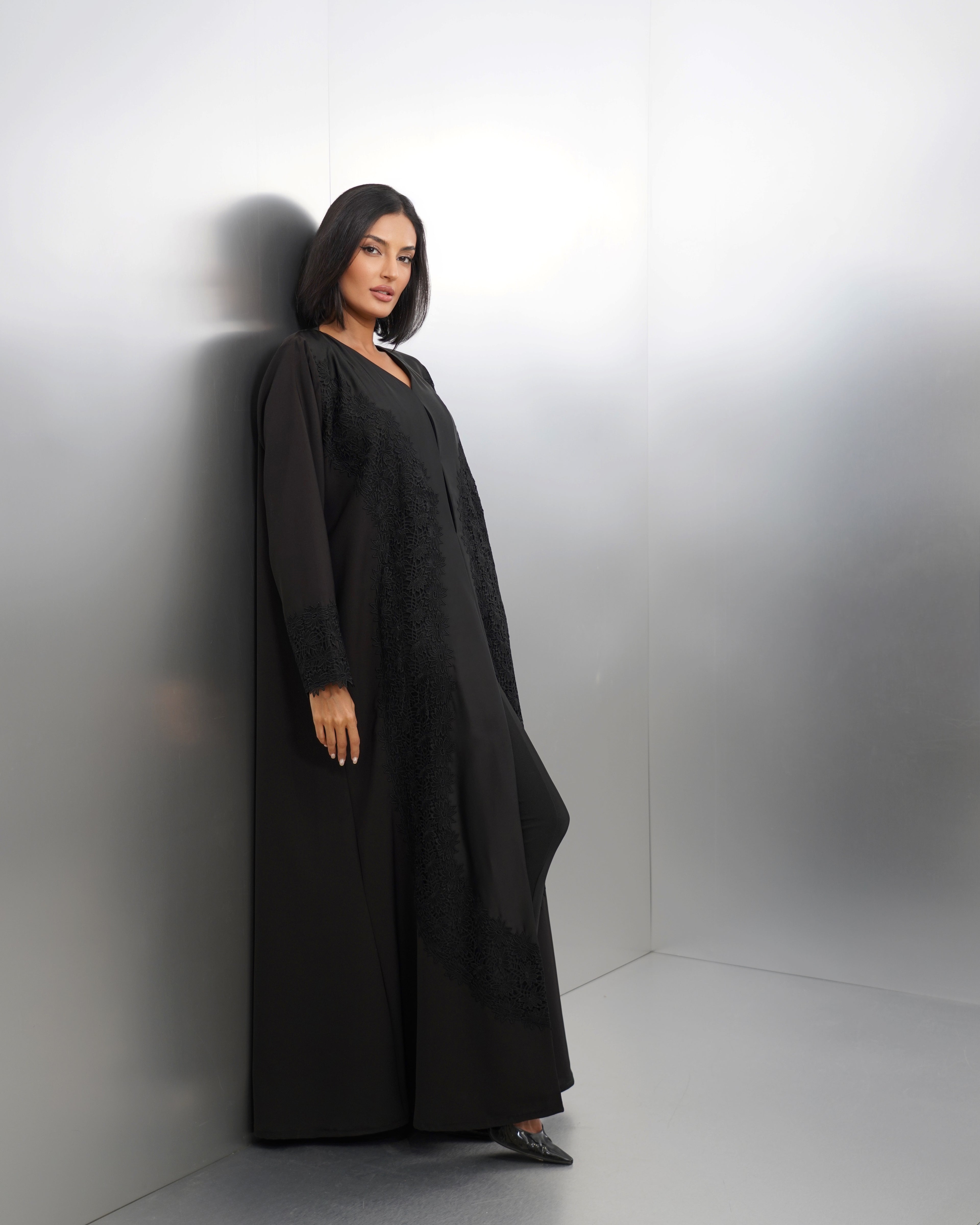 Nila-Black