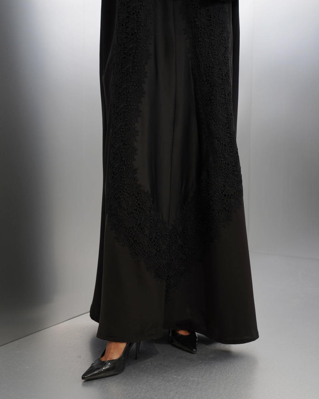 Nila-Black