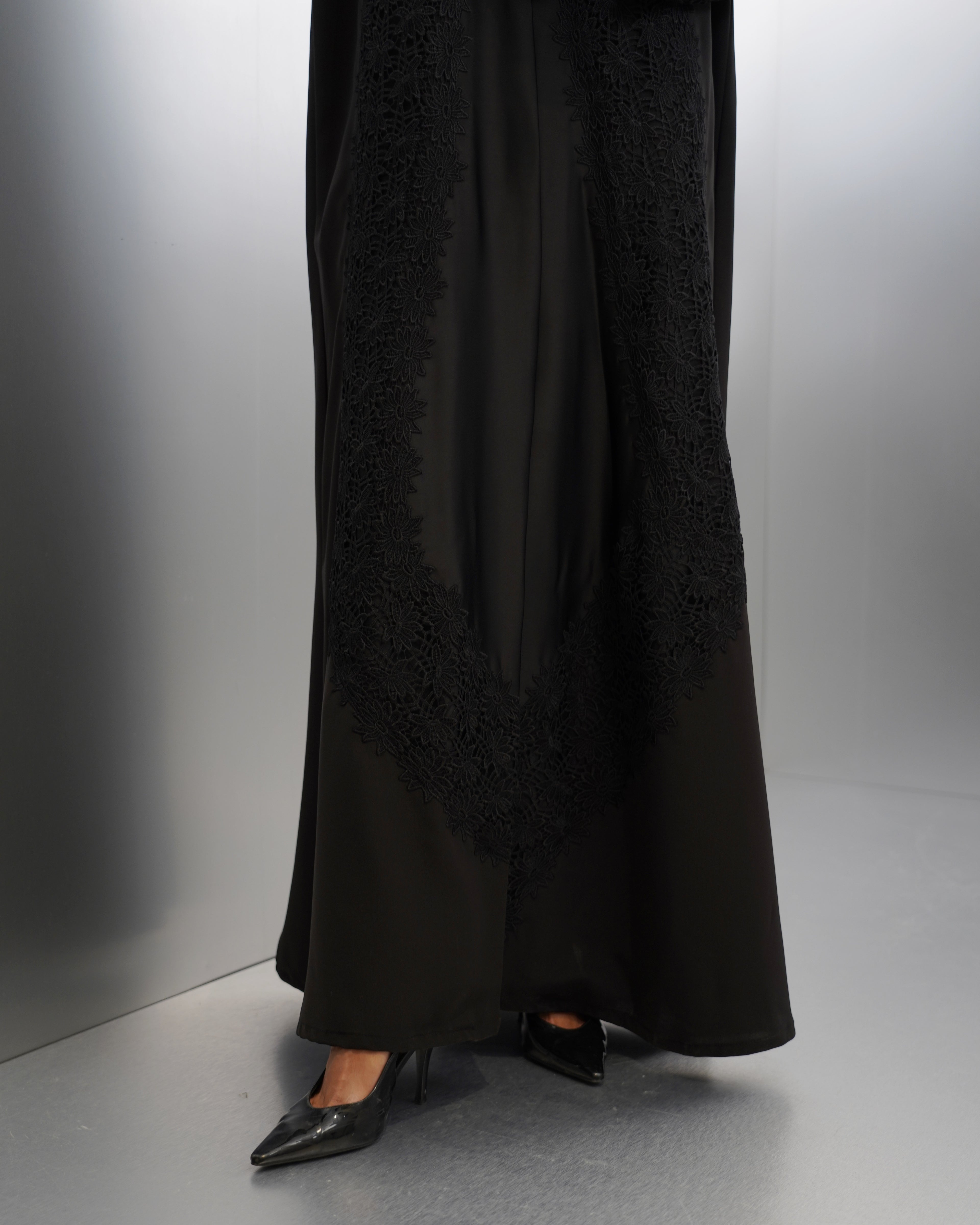 Nila-Black