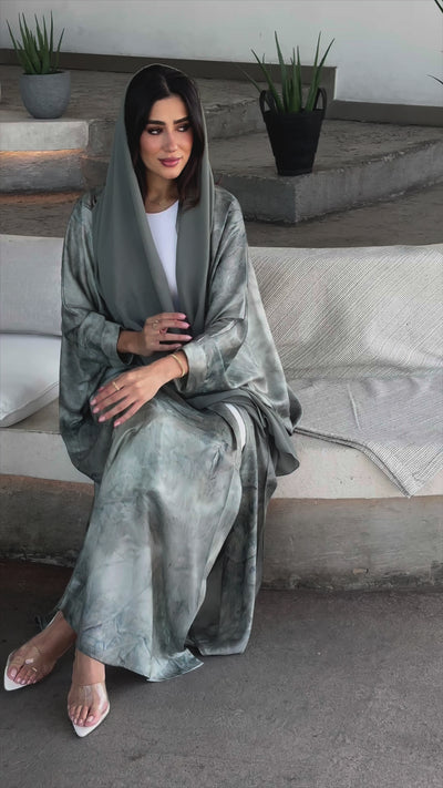 Bisht Abaya